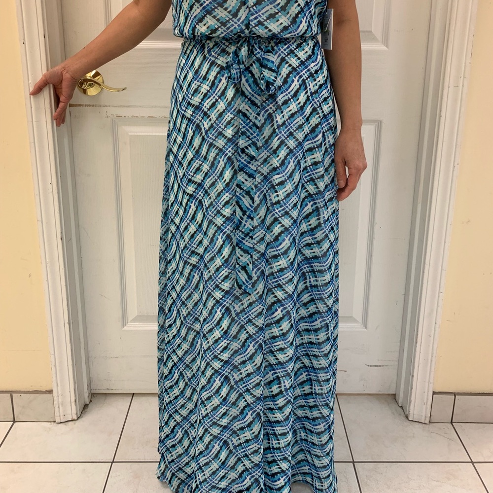 Maxim Dress - Picture 8 of 8